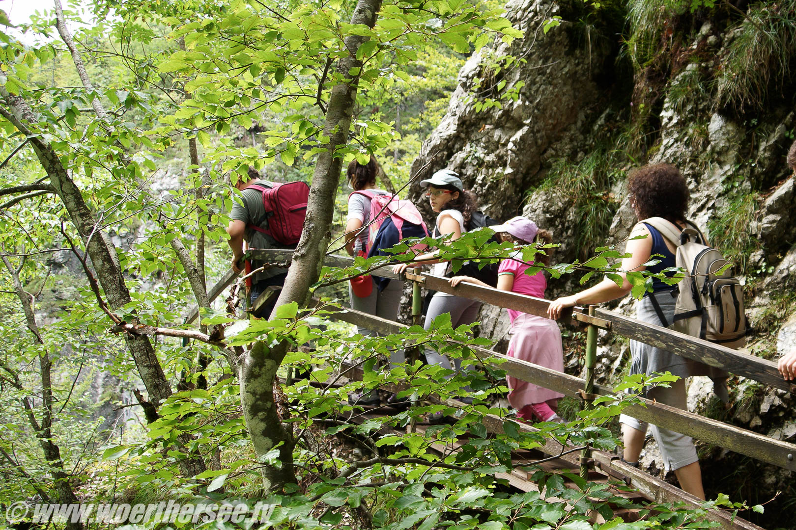 Karawane in der Tscheppaschlucht